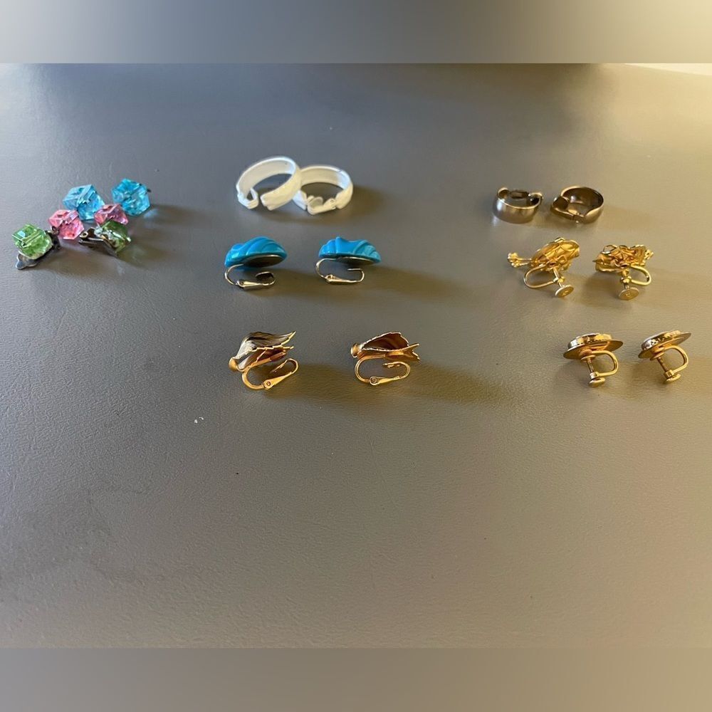 Clip earrings - Picture 2 of 9